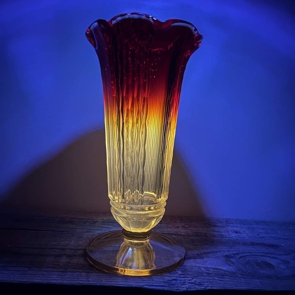 Indiana Glass Footed Vase Honeycomb 1968 Amberina Cadmium glass glows!